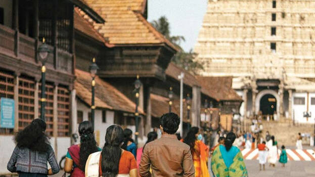 ക്ഷേത്രദർശനത്തിന് പോകുമ്പോൾ ശ്രദ്ധിക്കേണ്ട വസ്ത്രധാരണ രീതികൾ