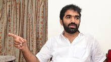 chandy-oommen-say-no-to-social-media-fight-regarding-kerala-cm