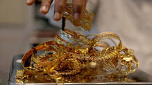 man-using-fake-wife-to-withdraw-jewellery-in-bank