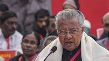 pinarayi-vijayan-opposes-statement-of-55-vehicles-and-560-policemen