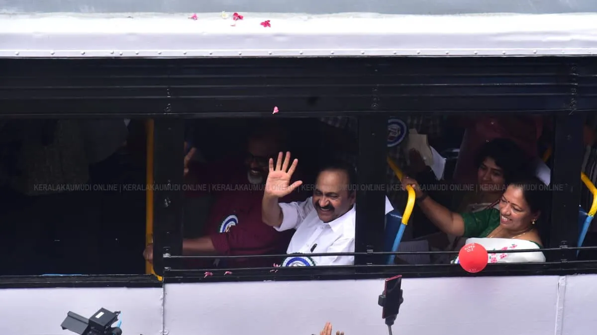 തിരുവനന്തപുരം: സൗജന്യ യാത്ര സ്ത്രീകൾക്കുള്ള ഔദാര്യമല്ലെന്ന് മുഖ്യമന്ത്രി വി ഡി സതീശൻ. സാമൂഹിക സാമ്പത്തിക പ്രതിഫലനം ഉണ്ടാക്കുന്ന പദ്ധതിയാണ്.