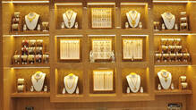 tanishq-staff-robbed-four-crore-worth-jewellery-amidst-wedding-party