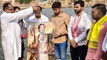 bjp-reacts-on-rahul-gandhi-as-lord-parashuram