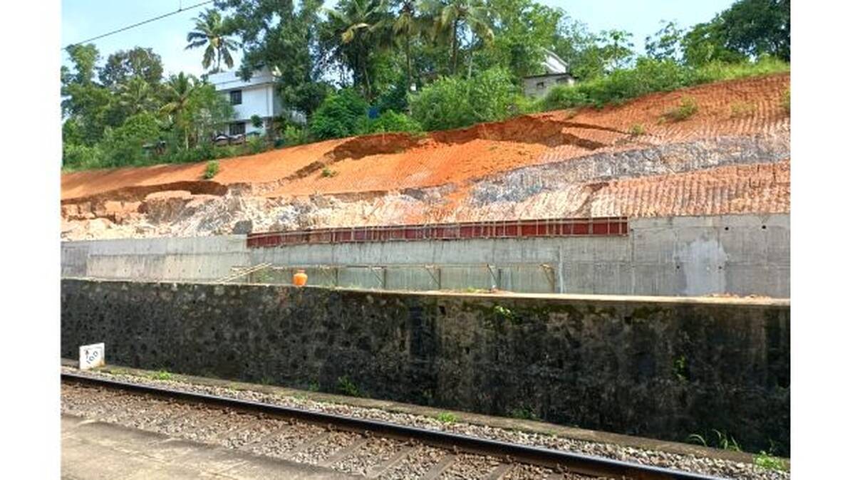 1-puthanakad2-mannidichil