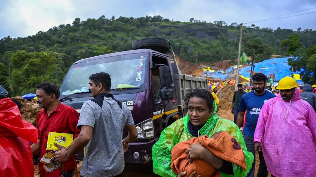 കോഴിക്കോട്: കനത്തമഴ തുടരുന്ന പശ്ചാത്തലത്തിൽ നാളെ രണ്ട് ജില്ലകളിലെ വിദ്യാഭ്യാസ സ്ഥാപനങ്ങൾക്ക് കളക്‌ടർമാർ അവധി പ്രഖ്യാപിച്ചു.