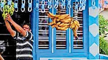 argentina-supporter-in-kerala-who-runs-provisional-store-announces-freebies-for-customser
