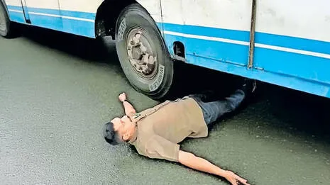 private-bus-owner-rajesh-.1.3922690
