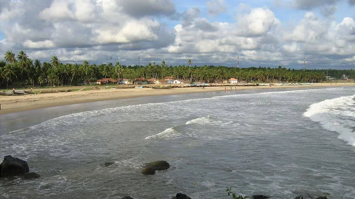 nellikunnu-beach