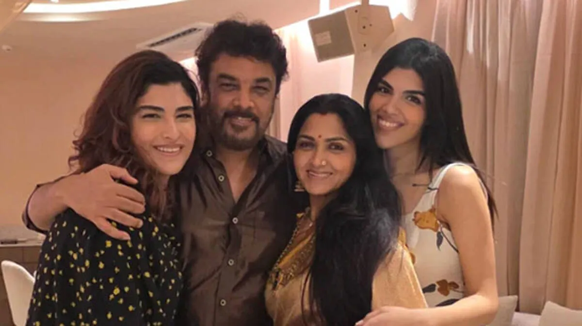 khushbu-and-family