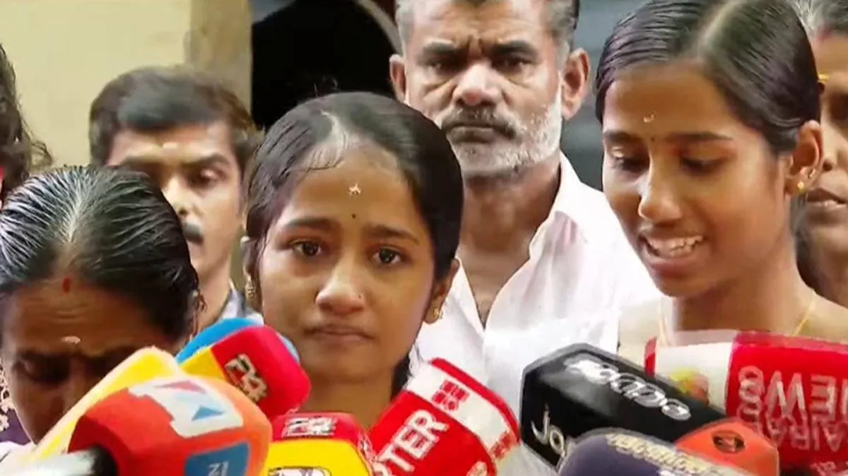 akhila-and-athulya-
