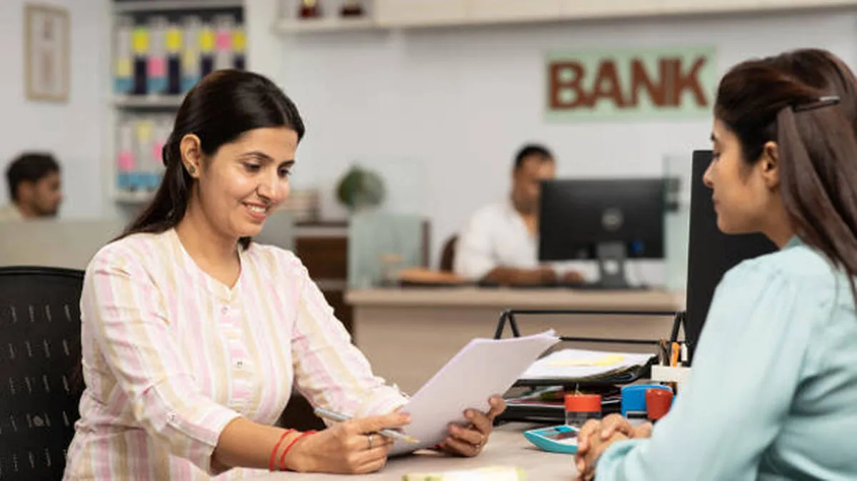 bank-employee