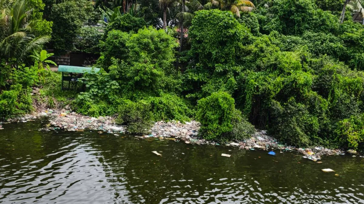ashtamudi-lake- ashtamudi-lake-