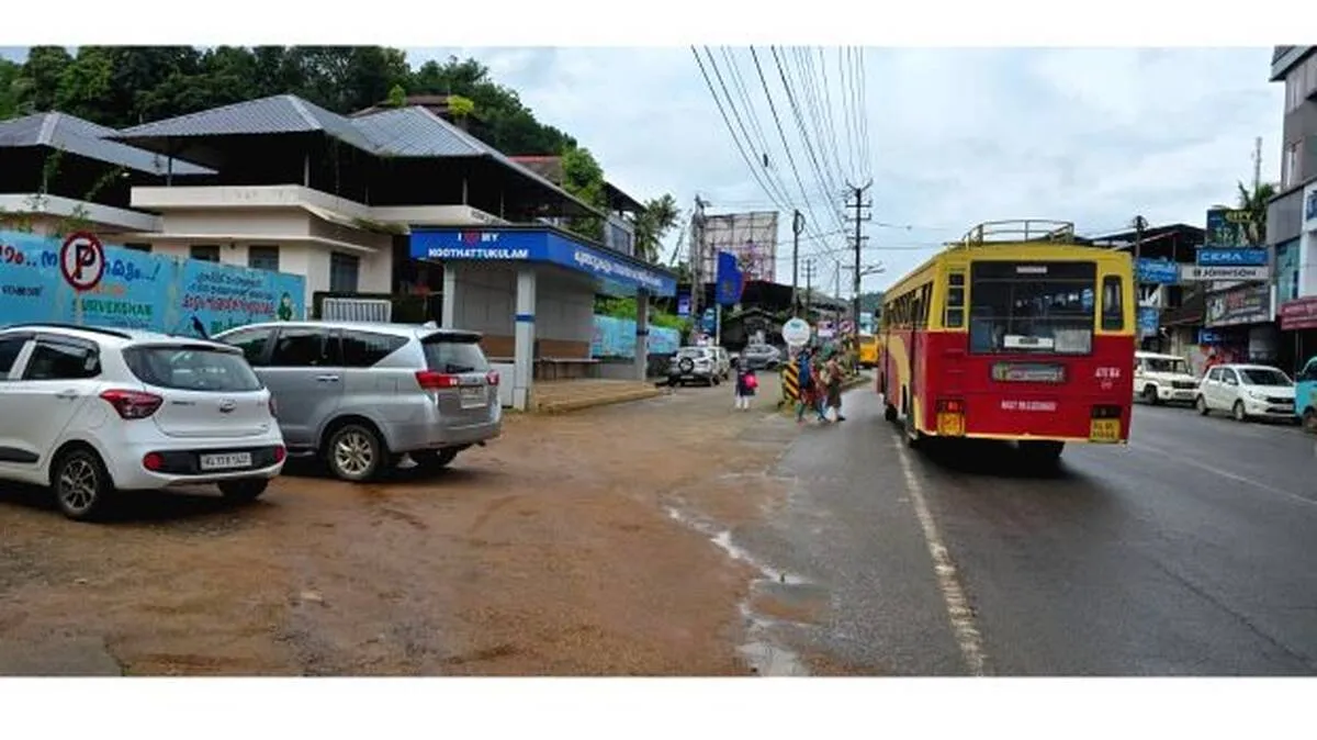 koothattukulam-bus-stop-