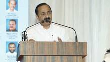 kerala-relief-ministers-camp