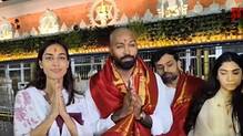 hardik-pandya-and-girlfriend-visit--tirupati-temple