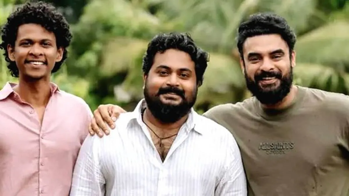 ഗപ്പിയുടെ പത്താം വർഷം;​  ടൊവിനോയും  ജോൺപോളും ചേതനും  വീണ്ടും