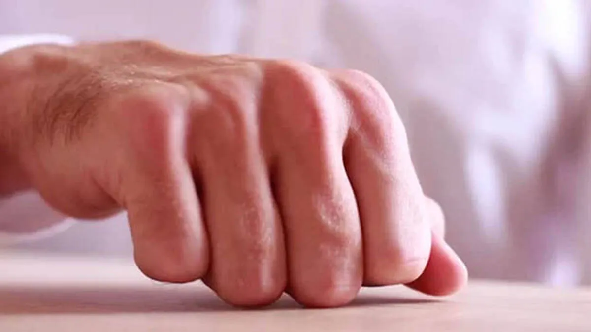 beating-with-hand