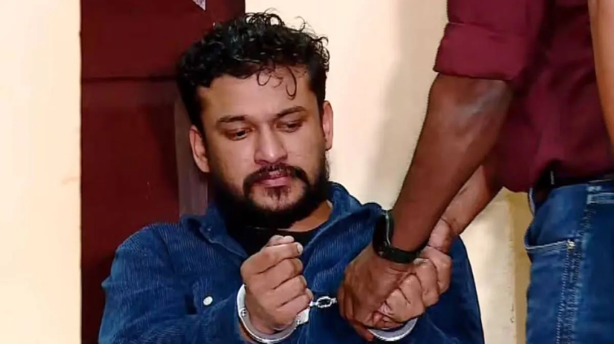 കണ്ണൂർ: ക്രിമിനൽ കേസ് പ്രതി അർജുൻ ആയങ്കിയെ കൂത്തുപറമ്പ് മജിസ്‌ട്രേറ്റ് കോടതി 14 ദിവസത്തേക്ക് റിമാൻഡ് ചെയ്‌തു.