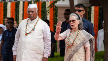 sonia-gandhi-vandemataram-complaints-independence-day