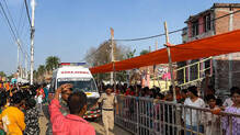bihar-temple-stampede-seven-dead