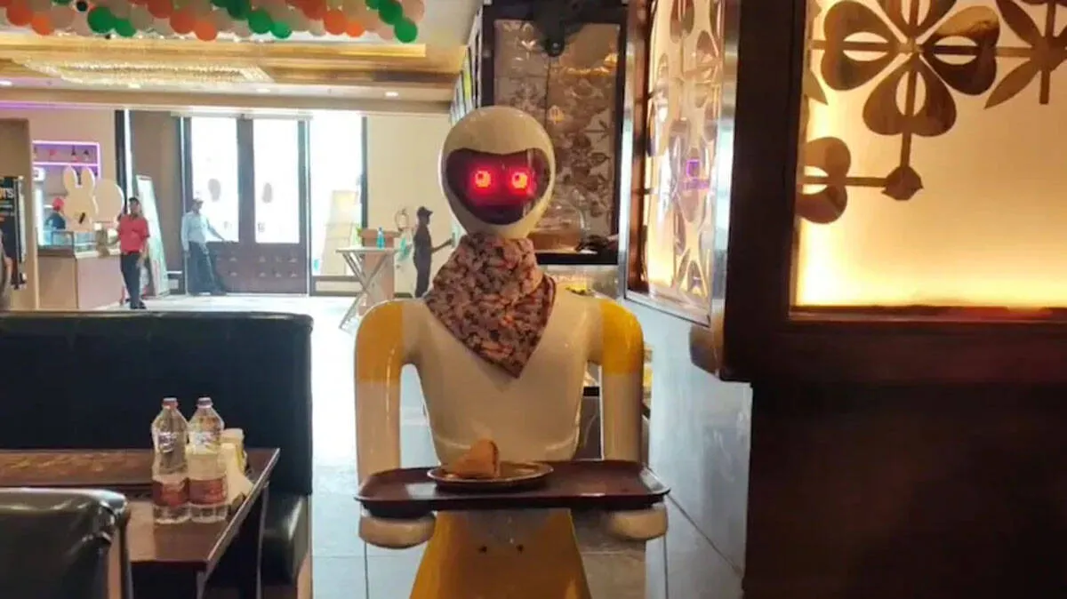 aisha-robot
