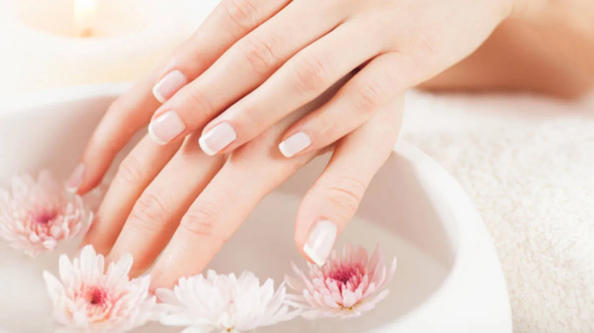 nails