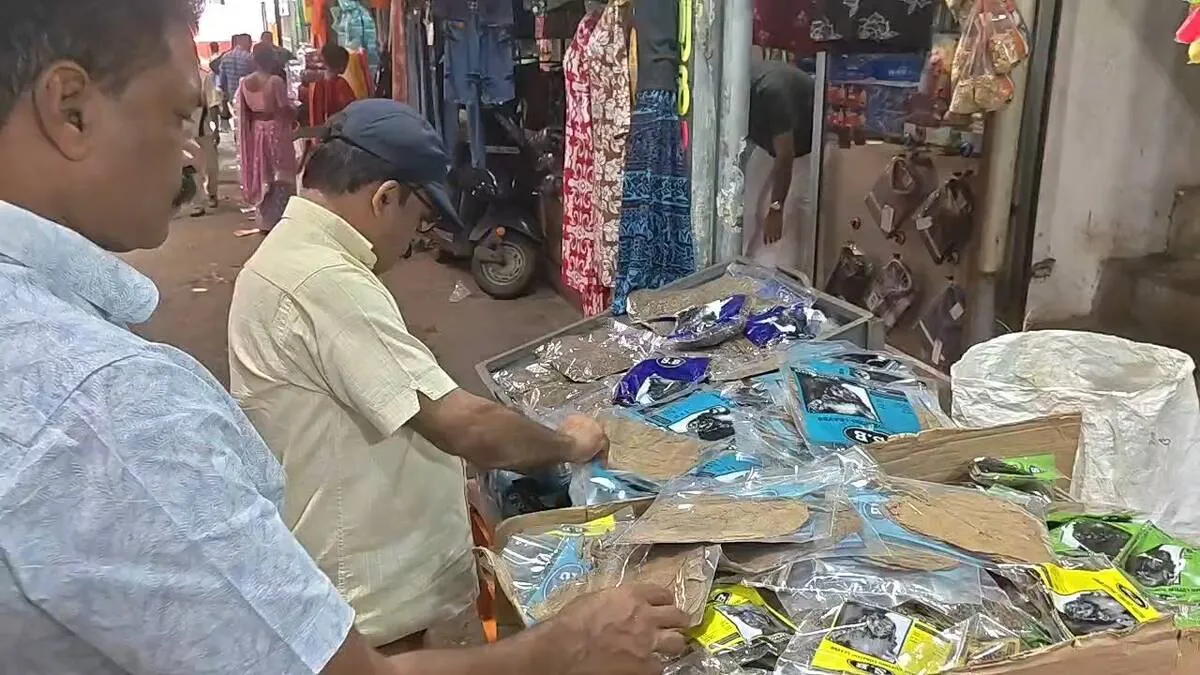 പാൻമസാല കടകൾ പൂട്ടിച്ച് നഗരസഭ