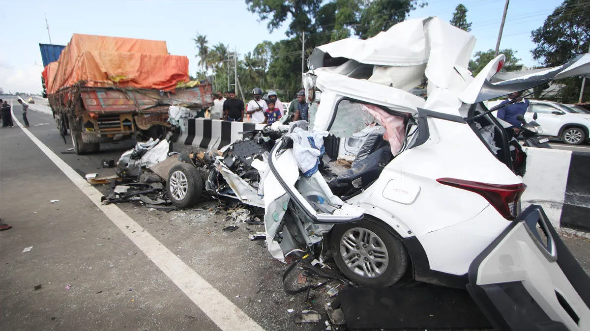 kaipamangalam-accident-