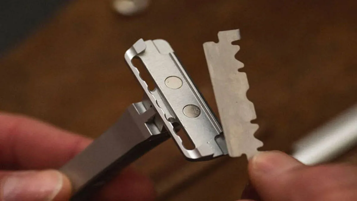 -shaving-blade