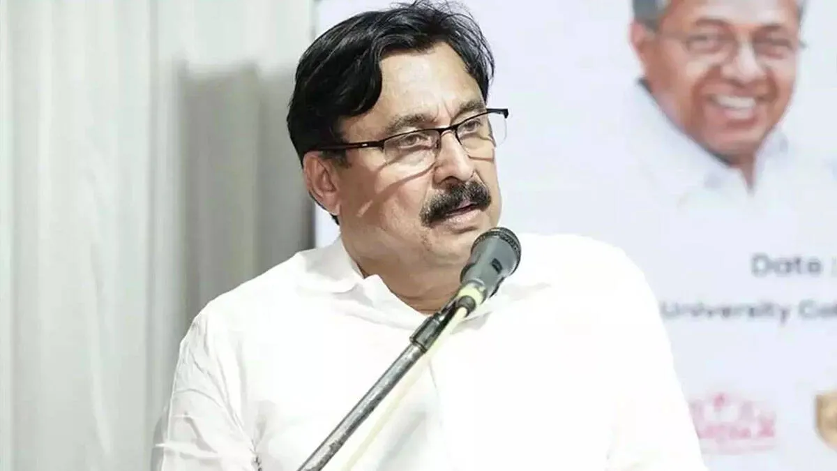 തിരുവനന്തപുരം: മെസിയുടെ പേരിൽ കോടികളുടെ തട്ടിപ്പ് നടത്തിയ കേസിൽ മുൻ കായിക മന്ത്രി അബ്ദുറഹ്മാനെ എസ്ഐടി ചോദ്യം ചെയ്യുമെന്ന് റിപ്പോർട്ട്.