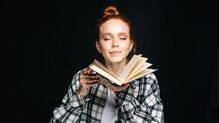 why-do-books-smell-science-behind-book-odor