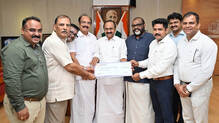 40-lakhs---donation-for-ksrtc-bus