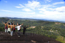26-anjumal-01