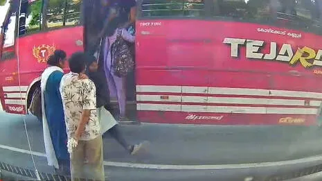 private-bus-.1.4066027