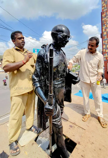 gandhi