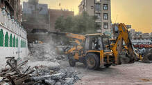 seemapuri-delhi-five-storey-building-collapse-child-killed