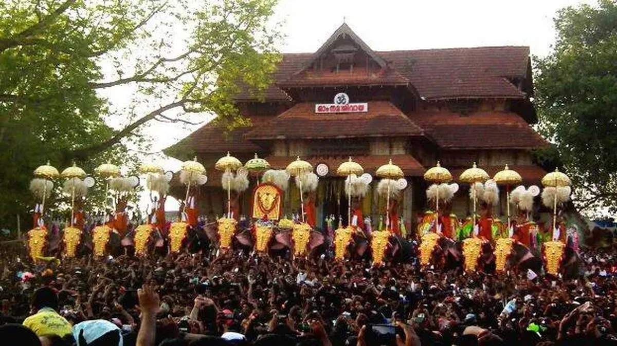 trissur-pooram