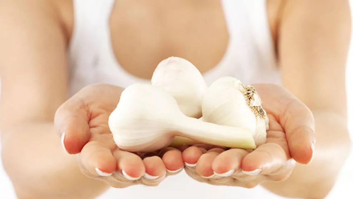 garlic-for-nails