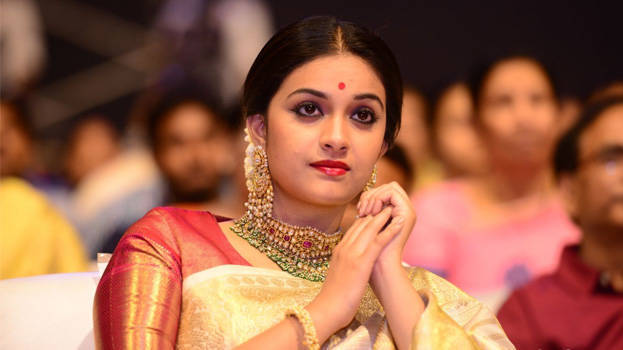 Keerthy suresh mother