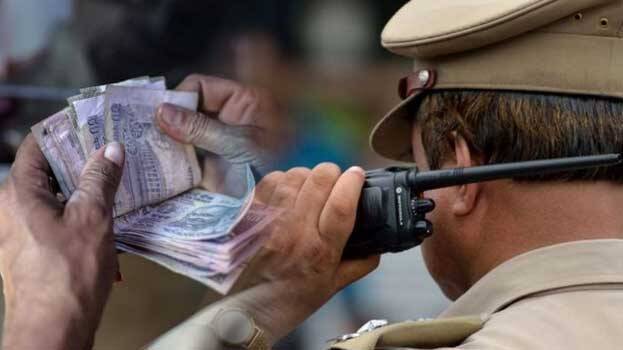 Policeman asks Rs 5000 bribe to release vehicle involved in accident -  KERALA - GENERAL | Kerala Kaumudi Online