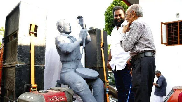jc-daniel-statue