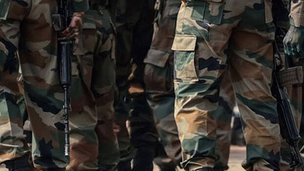 steven r mcqueen nahý Inden Army Sex