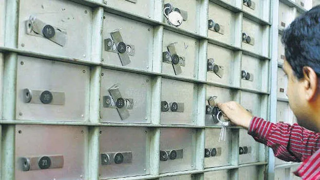 powder-in-bank-locker