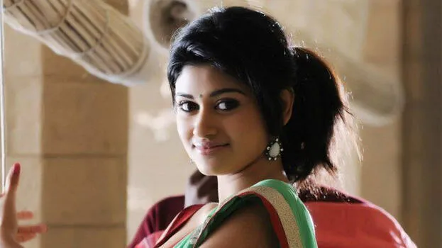 oviya-