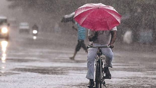 Kerala To Receive Heavy Rain And Wind Till Saturday Yellow Alert In