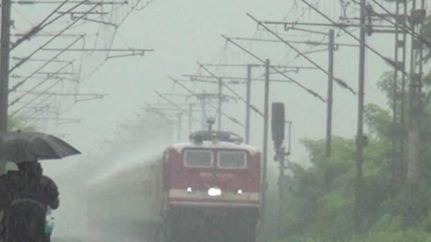 Several trains running late due to heavy rain, Ernakulam passenger  cancelled - KERALA - GENERAL | Kerala Kaumudi Online