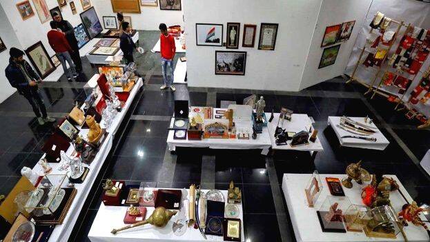 National Gallery Of Modern Arts: Centre puts 912 gifts, mementos presented  to PM Modi on e-auction, ET Government