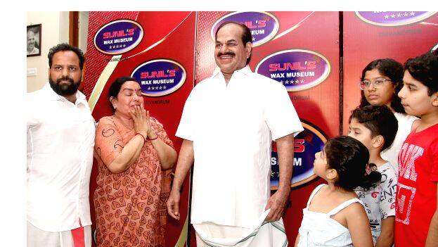 kodiyeri-wax-statue