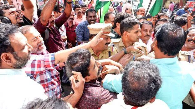 kerala-teachers-protest