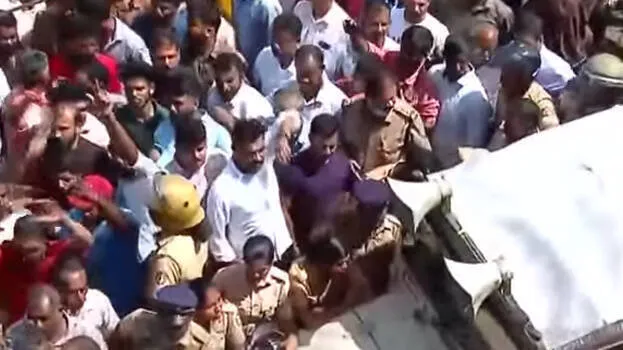 pulpally-kerala-protest-c